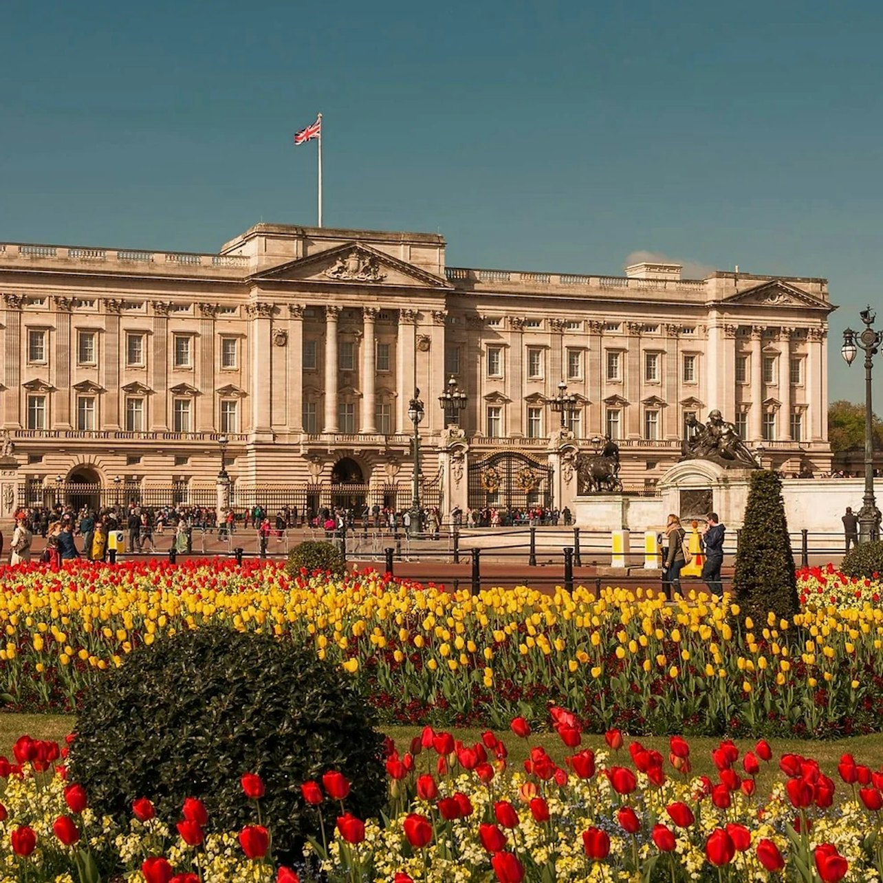 London: The Murder at Buckingham Palace Mystery Hunt - Photo 1 of 5